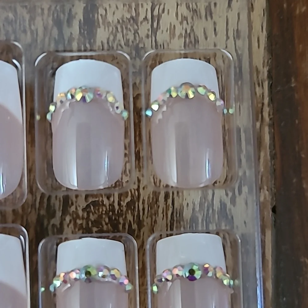 Boutique short nails